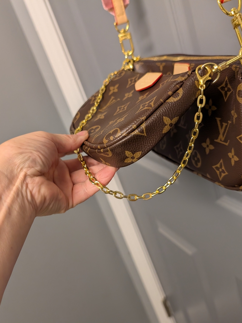 Unbranded Designer-Inspired Crossbody - Picture 5 of 16